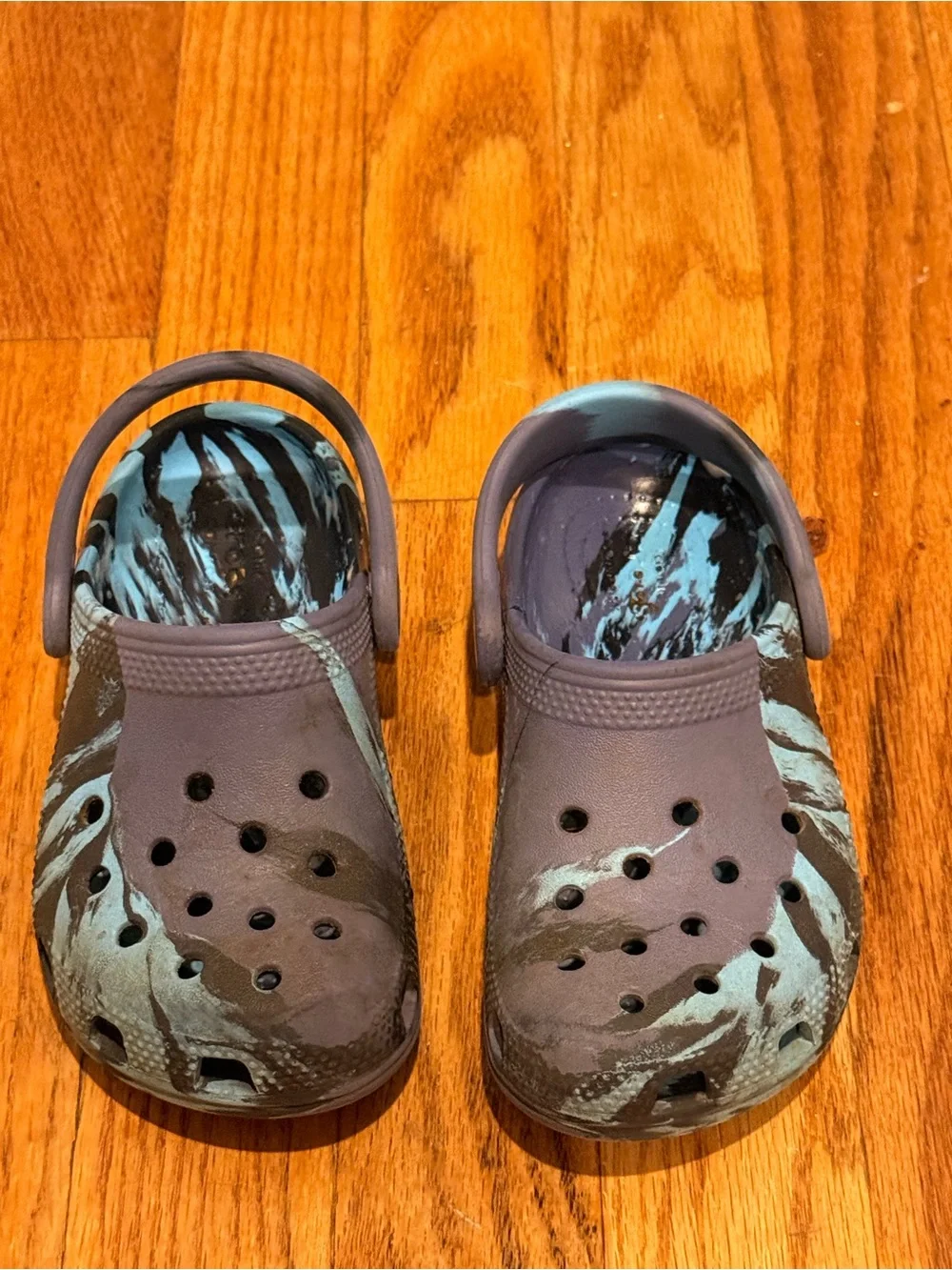 CROCS Kids' Clog in navy-with Light Blue Marble